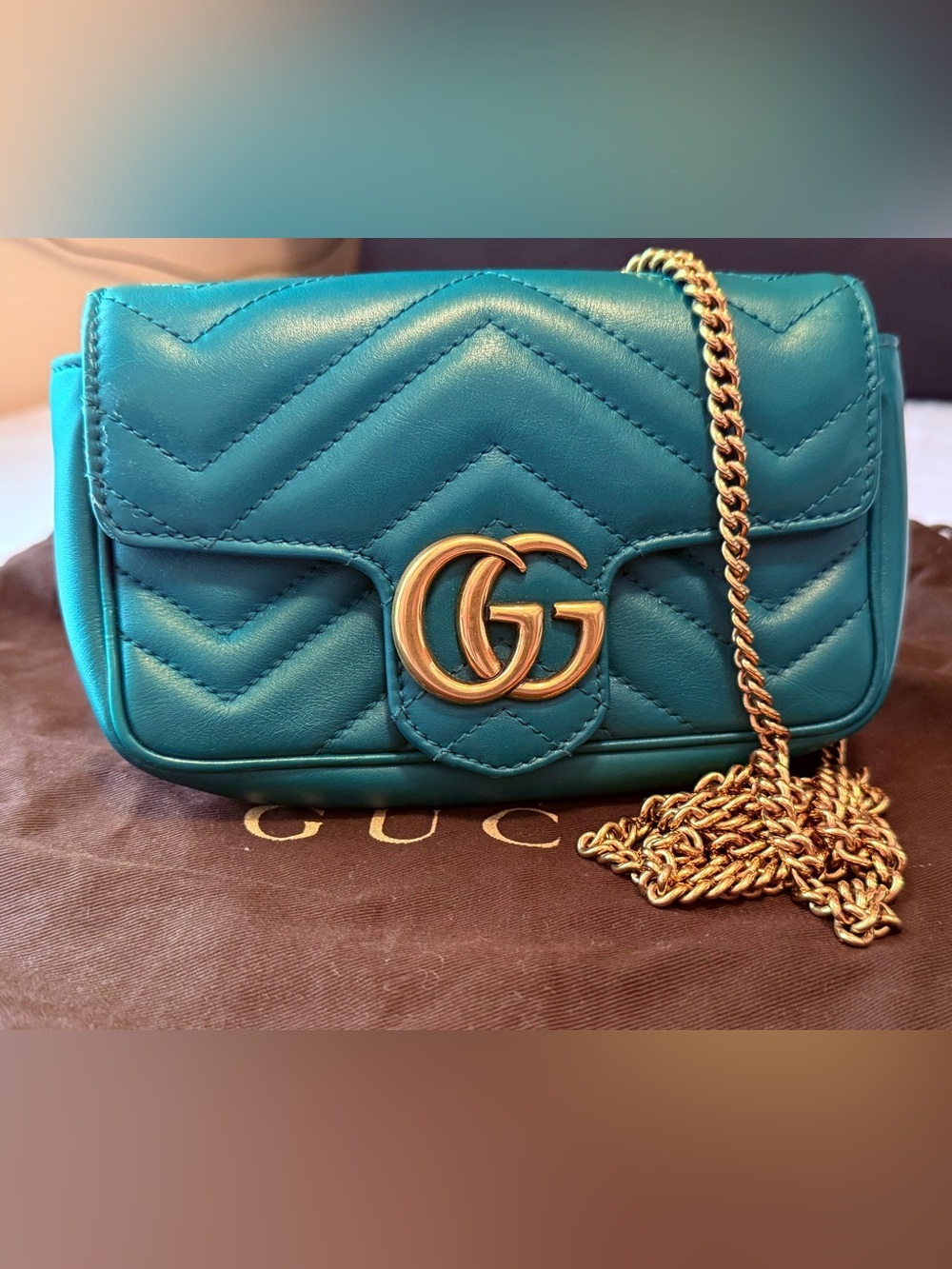 Gucci Green Mini Marmont Chevron Leather Crossbody with Gold GG - Picture 4 of 12